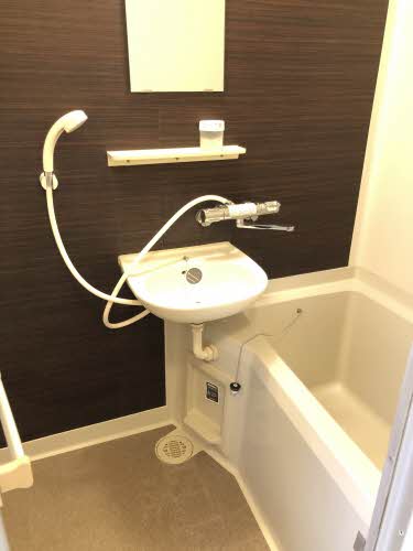 バス・シャワールーム　掲載写真は同型モデルを掲載しており実際のお部屋と仕様等が異な