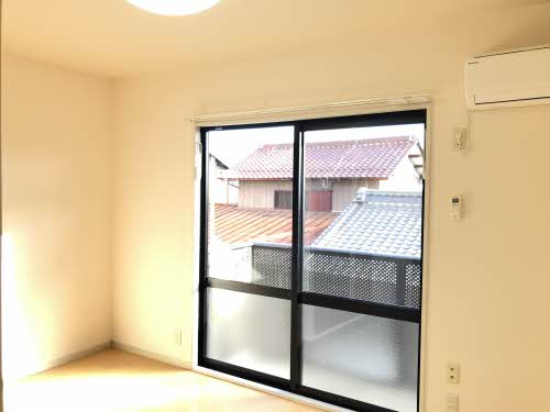 居室・リビング　掲載写真は同型モデルを掲載しており実際のお部屋と仕様等が異な