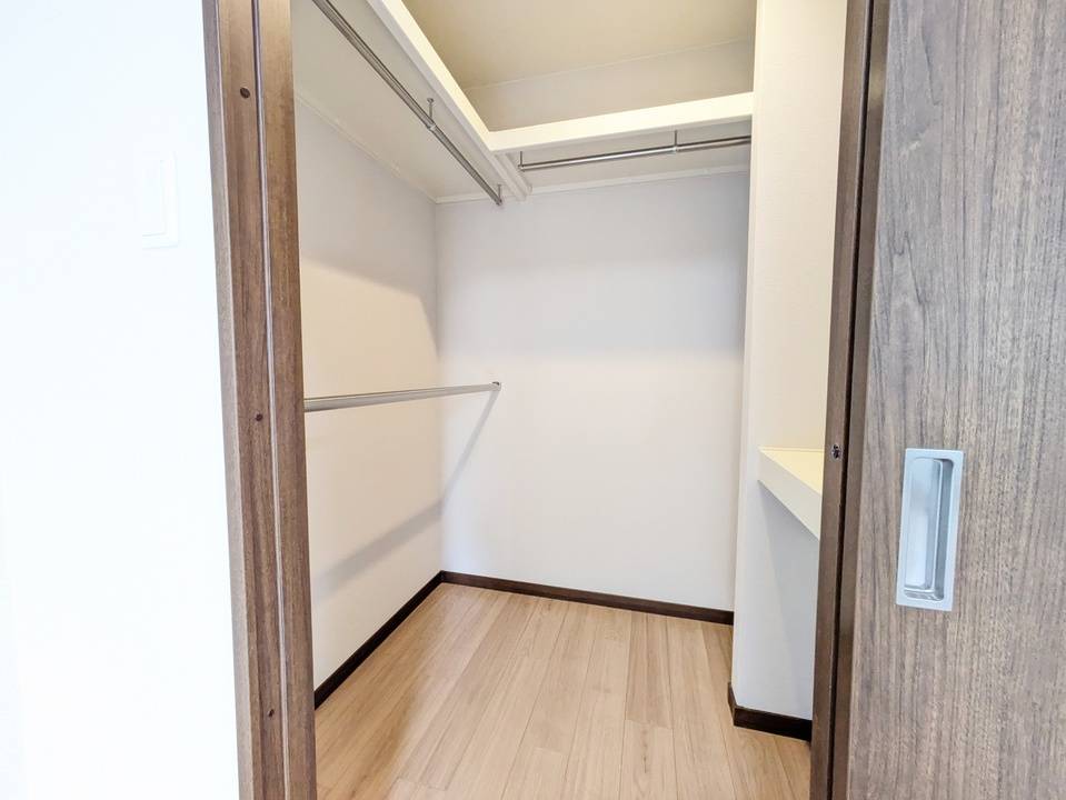 収納　ウォークインクローゼット