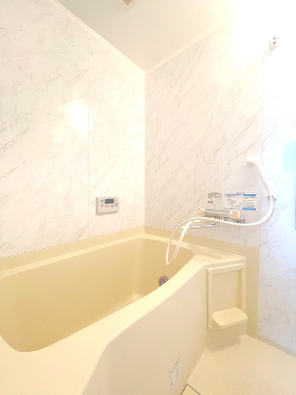 バス・シャワールーム　ゆったりバスです♪