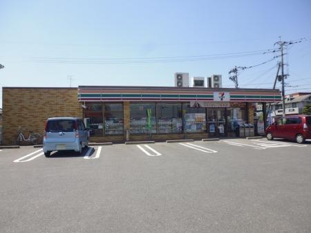 コンビニ　セブンイレブン（コンビニ）まで150m