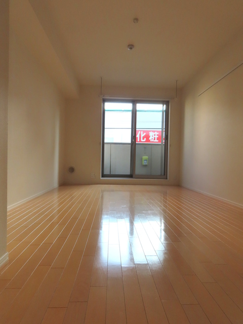 居室・リビング　★洋室9.1帖の広々とした洋室★