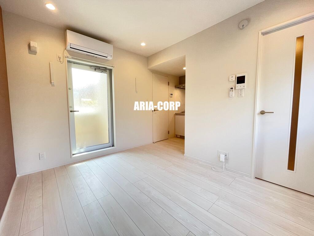 居室・リビング　白基調のお洒落空間◎フラットフロア◎お部屋全体広々ご利用可能