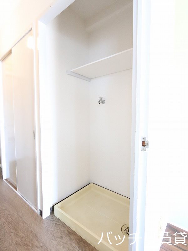 洗面設備　別号室タイプの為、現状を優先致します