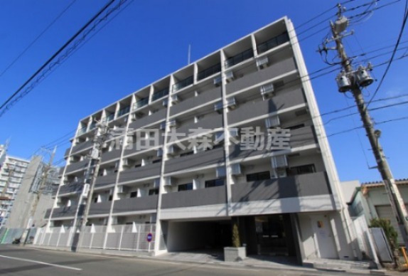 建物外観　2011年12月築　RC鉄筋コンクリート造地上6階建て1K