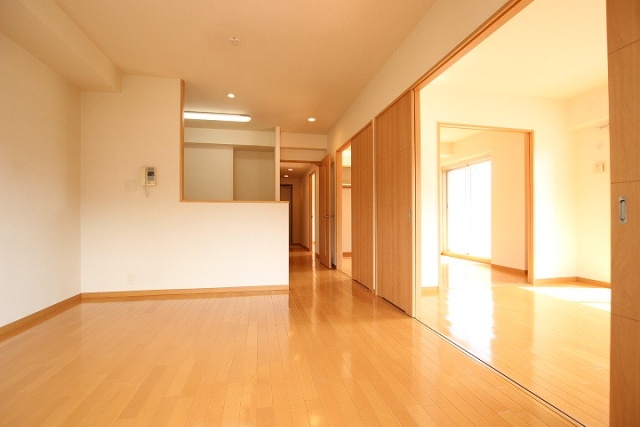 居室・リビング　別号室の写真です