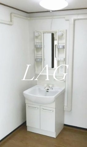 洗面設備　独立洗面台になります。