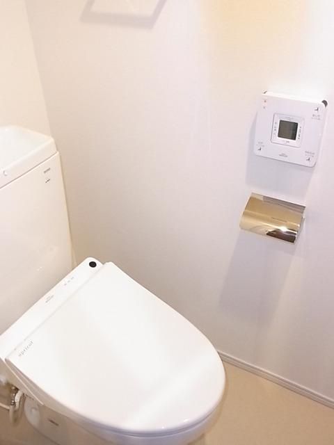 トイレ　温水洗浄便座