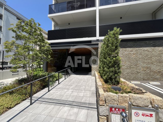 エントランス　THE　MUTUAL　江坂　エントランス