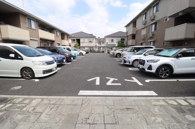 駐車場　駐車場