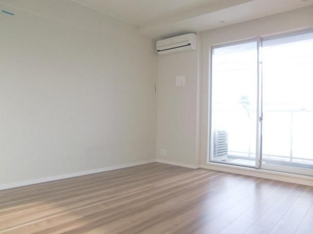 居室・リビング　★１２．６帖の広々リビング★