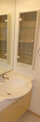 洗面設備　☆独立洗面台付完備☆