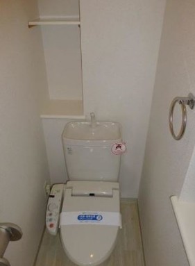 トイレ　☆温水洗浄便座付きお手洗い☆