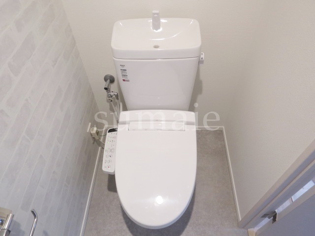 トイレ　温水洗浄機能付き！