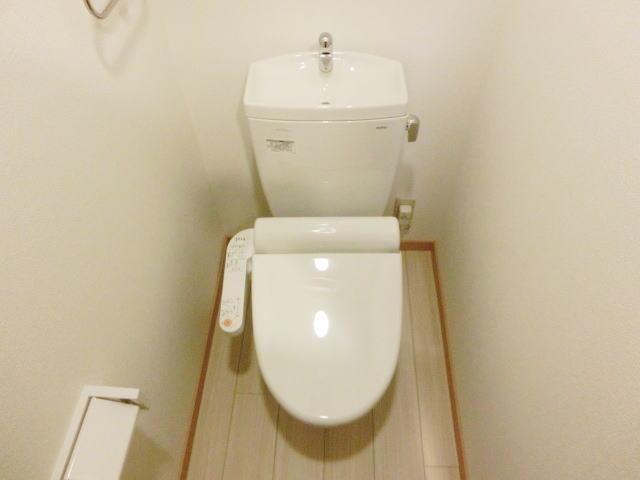 トイレ　温水洗浄便座