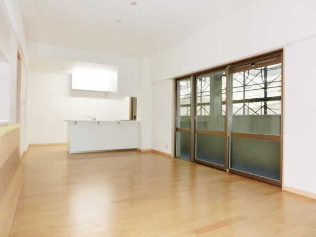 居室・リビング　16帖の広々リビング☆