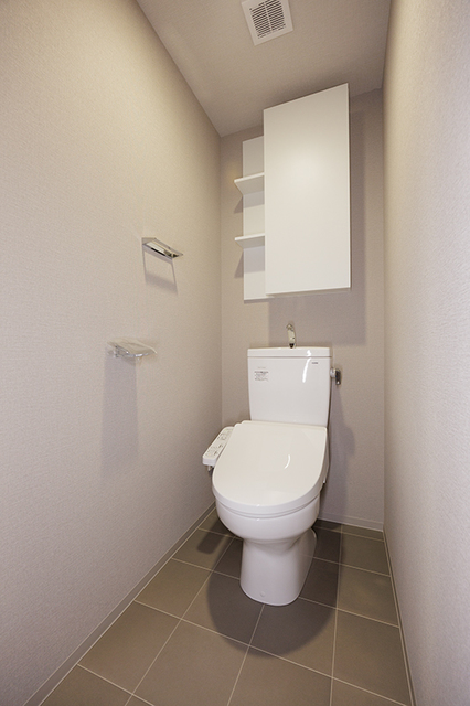 トイレ　※写真は同タイプ住戸です。