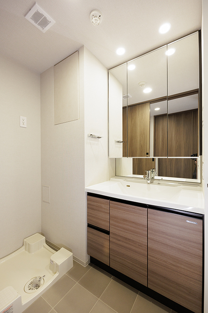 洗面設備　※写真は同タイプ住戸です。
