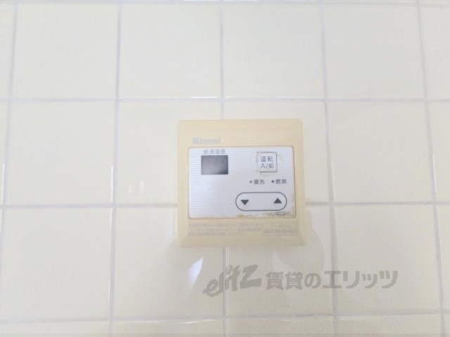 その他設備　給湯器リモコン