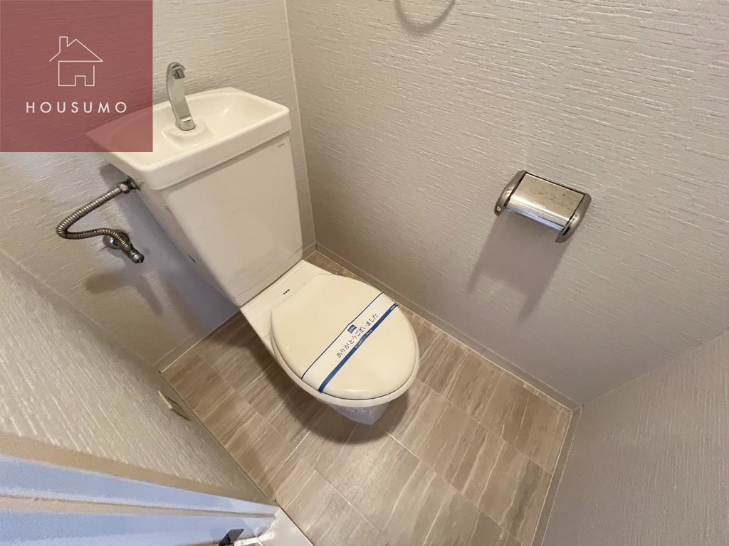 トイレ　同施工会社・同型モデルの室内です。（参考写真・イメージ写真）