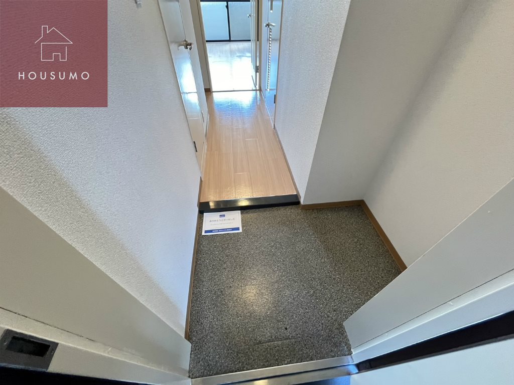 玄関　同施工会社・同型モデルの室内です。（参考写真・イメージ写真）