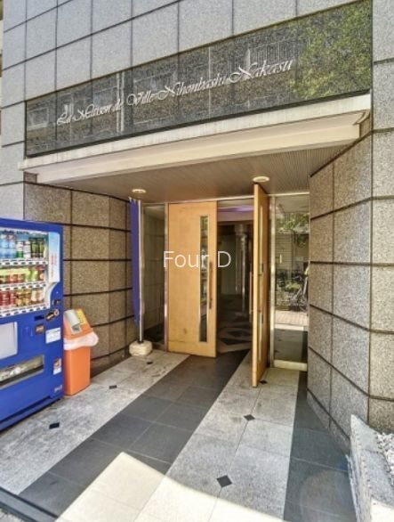 エントランス　内見予約受付中、お気軽にお問い合わせください。