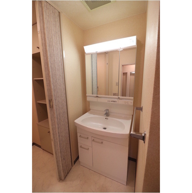 洗面設備　※同タイプ・別部屋の写真になります