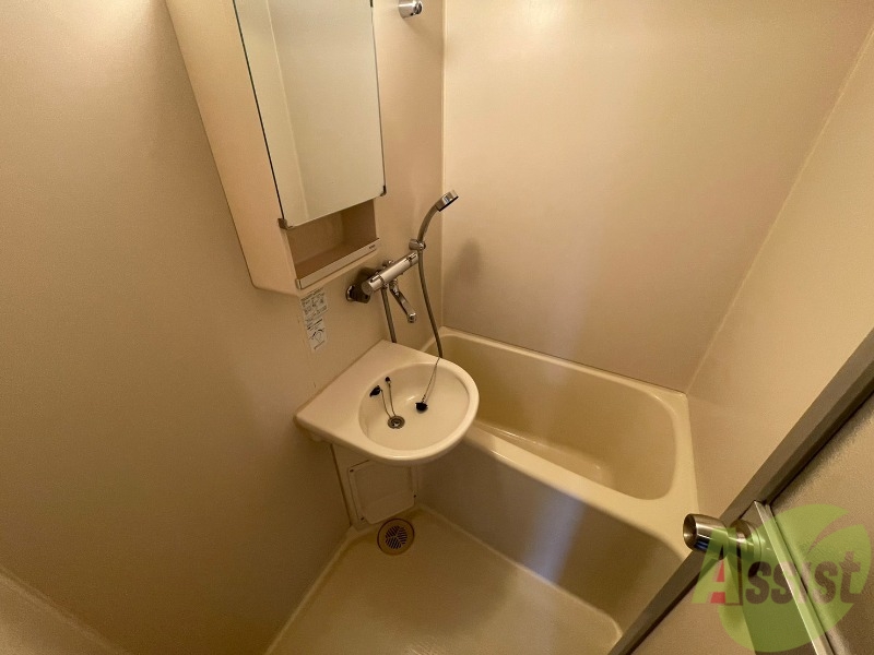 バス・シャワールーム　お風呂になります。一日の疲れを癒してくださいね。