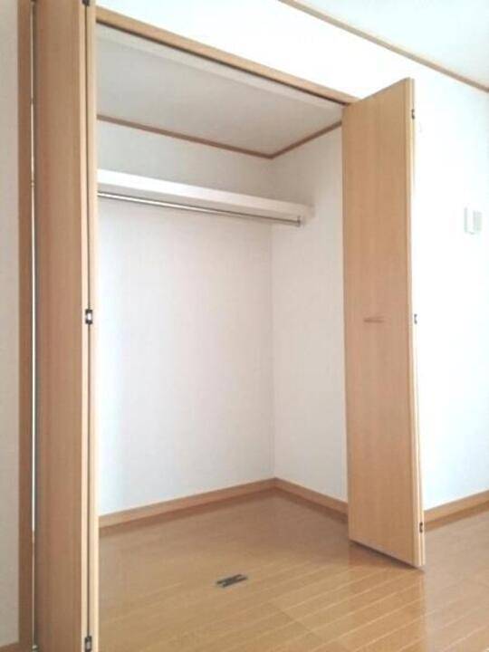 収納　押入れ