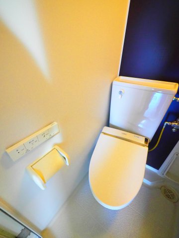 トイレ　嬉しい温水洗浄便座付