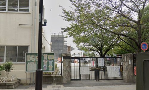 小学校　荒川区立赤土小学校（小学校）まで4m