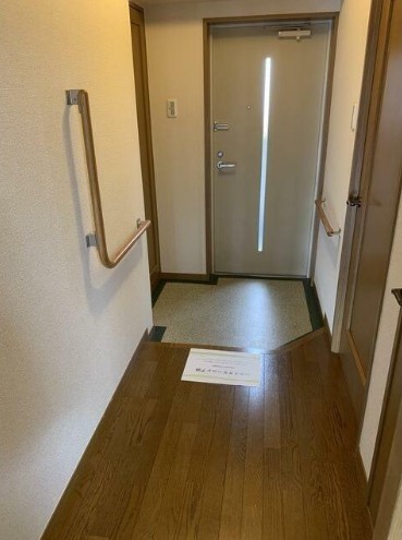 玄関　同タイプのお写真です