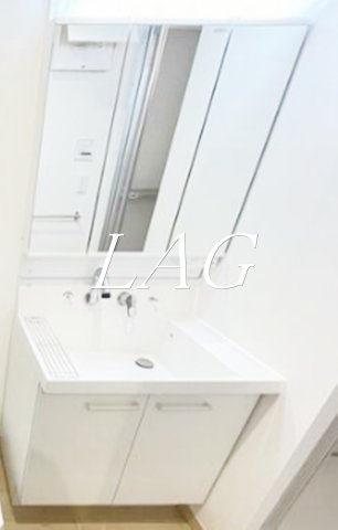 洗面設備　独立洗面台です。