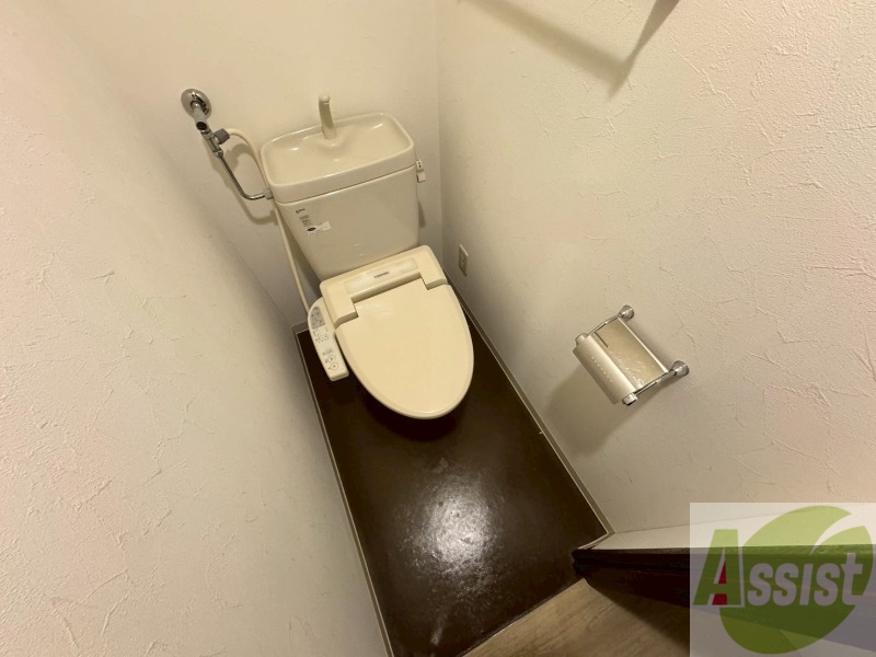 トイレ　こちらはトイレです。清潔感があり、安心して使用できます。