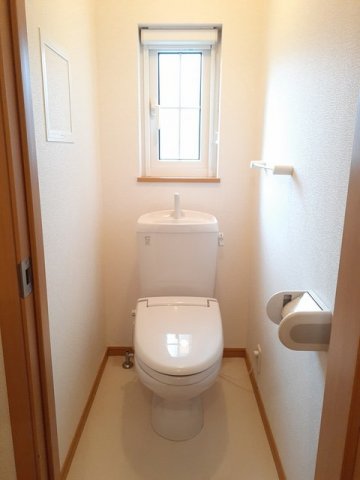 トイレ　清潔感のあるトイレです
