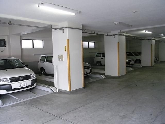 駐車場　駐車場