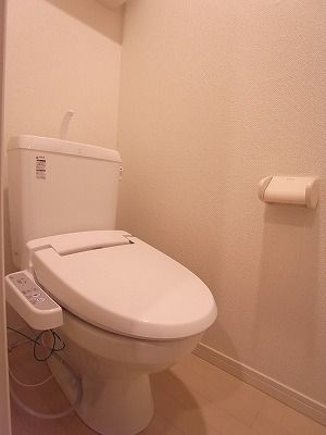 トイレ　ゆったりとした空間のトイレです