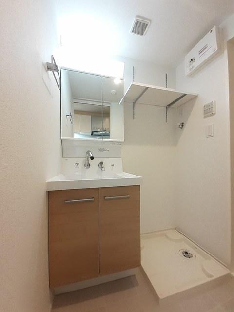 洗面設備　※同物件・同タイプの写真です。