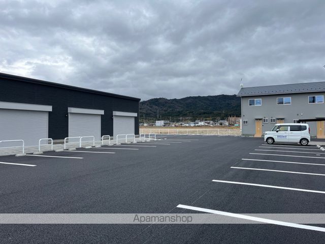 駐車場　駐車場