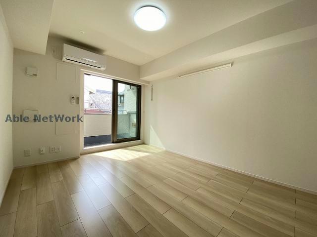 居室・リビング　※同物件別部屋