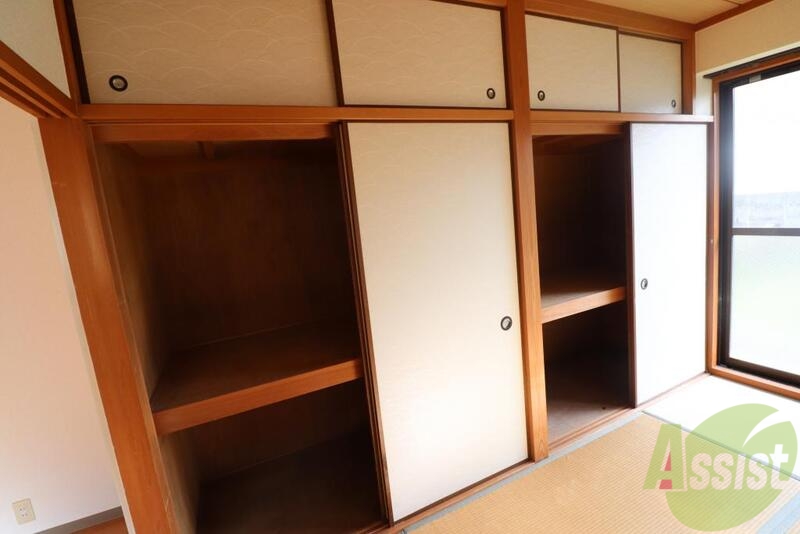 収納　入れには来客用のお布団も収納できます、ドラエモンも収納ＯＫ