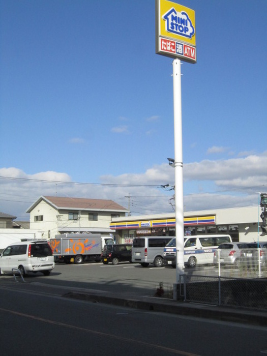 コンビニ　ミニストップ大野城仲畑2丁目店（コンビニ）まで107m