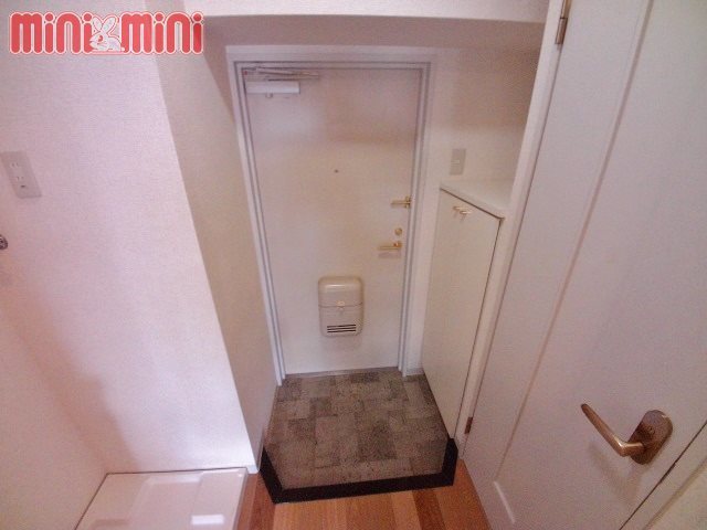 玄関　シューズＢＯＸもしかｋり付いてます