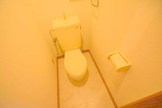トイレ　清潔感のあるトイレは、誰もがリラックスできる空間です。
