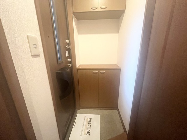 玄関　玄関の中