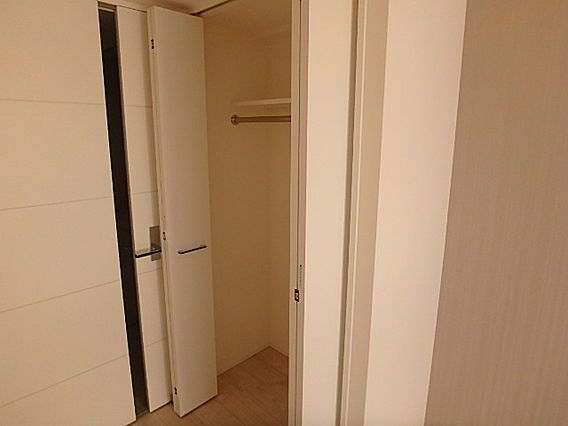 収納　（別タイプ参考写真）レオーネ板橋区役所前　板橋区仲宿53