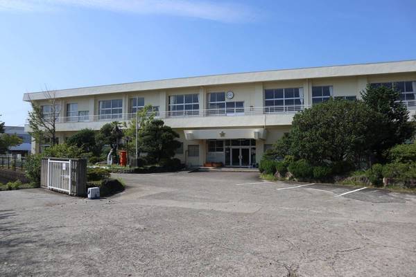 小学校　芳養小学校（小学校）まで1280m