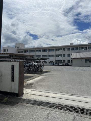 中学校　南陵中学校（中学校）まで4058m