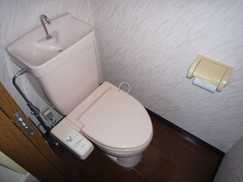 トイレ　※写真は同物件の別部屋です