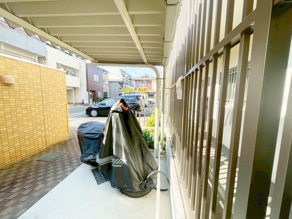 駐車場　庭